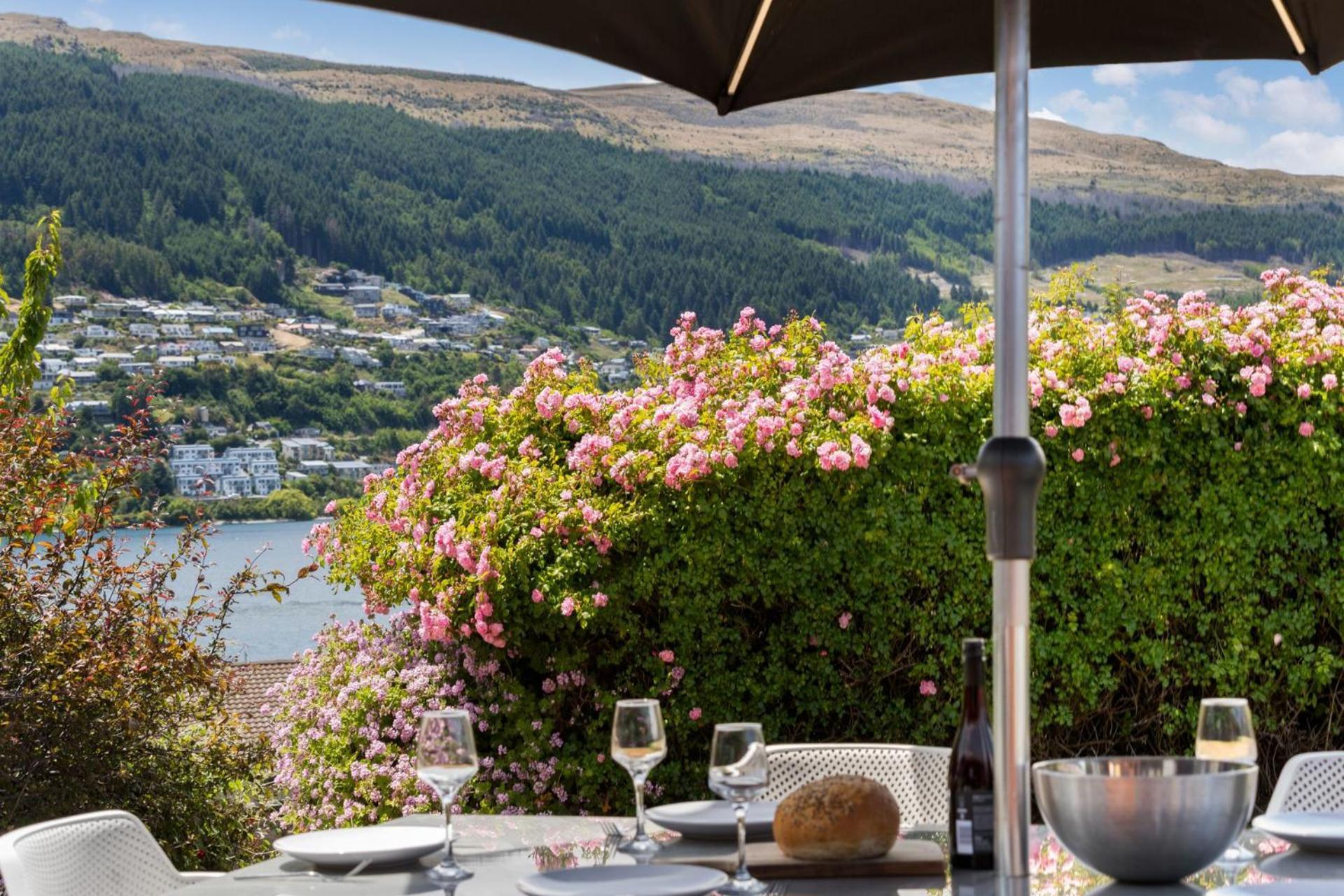 Villa Tranquil Heights Queenstown Exterior foto
